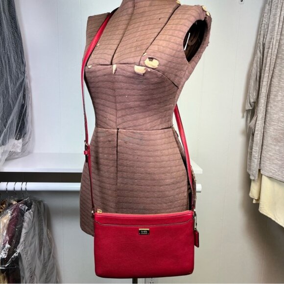 Coach Red Leather Madison East West Swingpack Crossbody Bag Purse - Picture 1 of 11